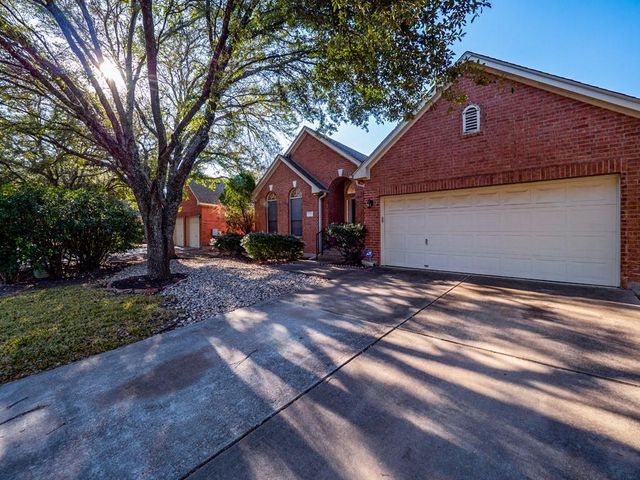 1901 Dapplegrey LN, Austin, TX 78727