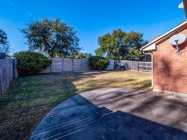 1901 Dapplegrey LN, Austin, TX 78727