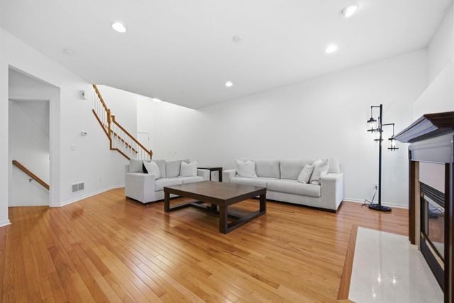 9796 Cupola Lane, Eden Prairie, MN 55347