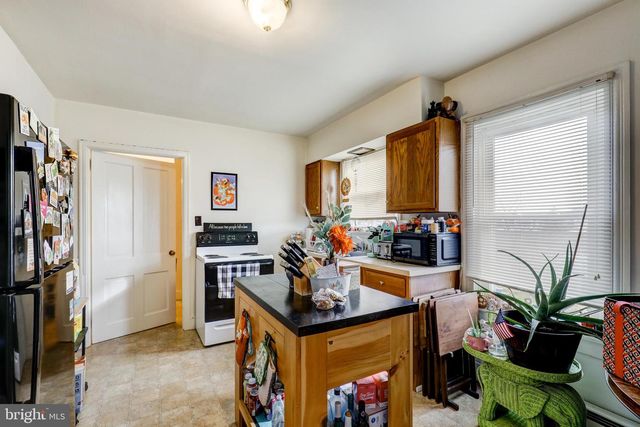 354 E MAIN ST, New Holland, PA 17557