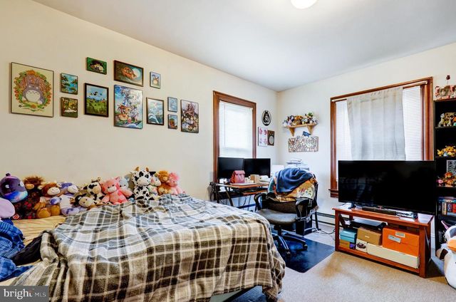 354 E MAIN ST, New Holland, PA 17557