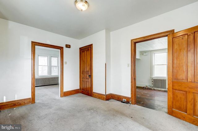 354 E MAIN ST, New Holland, PA 17557