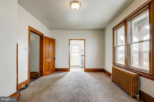 354 E MAIN ST, New Holland, PA 17557