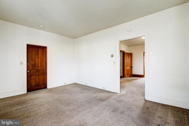 354 E MAIN ST, New Holland, PA 17557