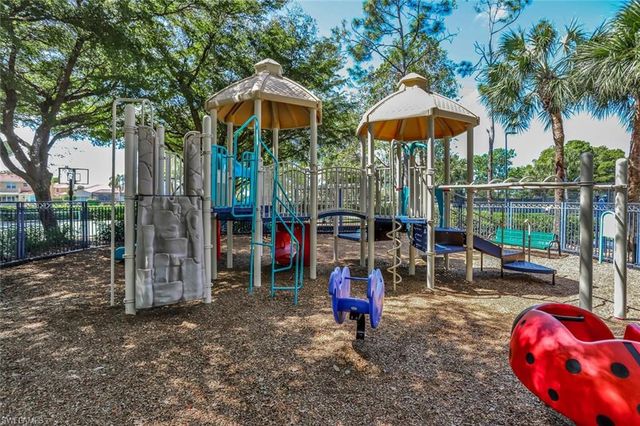 2391 Butterfly Palm DR, Naples, FL 34119