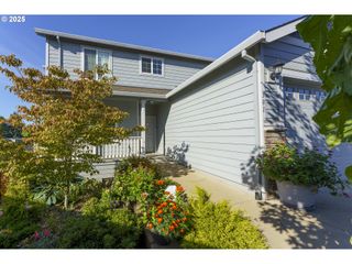 381 Se REGAN HILL Loop, Estacada, OR 97023