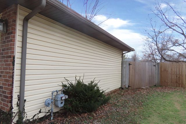 233 S Lulwood Avenue, Springfield, MO 65802