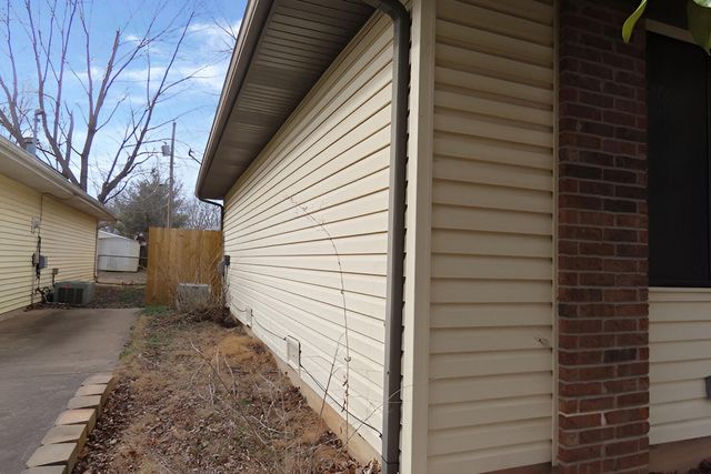 233 S Lulwood Avenue, Springfield, MO 65802