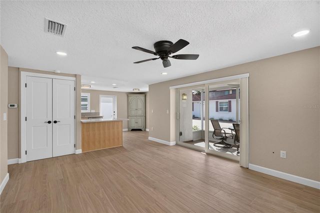 6154 MIDNIGHT PASS ROAD VILLA4C, Sarasota, FL 34242