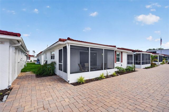 6154 MIDNIGHT PASS ROAD VILLA4C, Sarasota, FL 34242