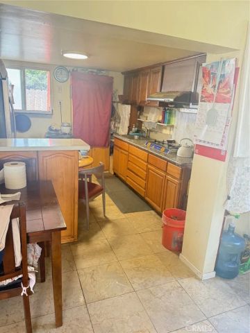 122 E Park, Ontario, CA 91761