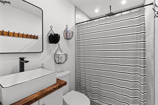 2585 Wallisville Turtle Bayou Road, Wallisville, TX 77597