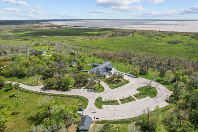 2585 Wallisville Turtle Bayou Road, Wallisville, TX 77597