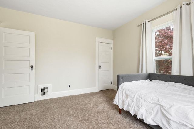 207 Myrtle Street, Elkhart, IN 46514