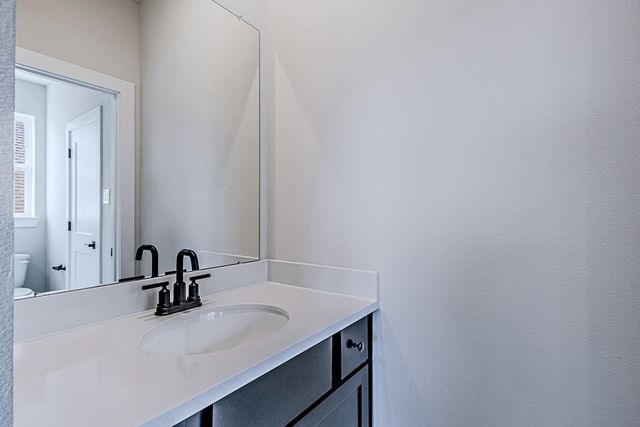 220 Waterstone Drive, Montgomery, TX 77356