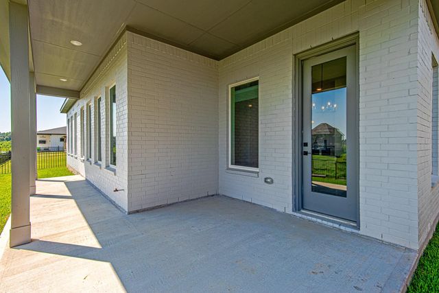 220 Waterstone Drive, Montgomery, TX 77356
