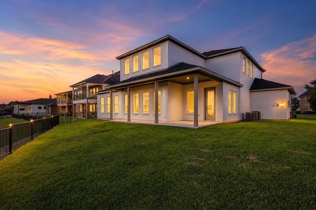220 Waterstone Drive, Montgomery, TX 77356