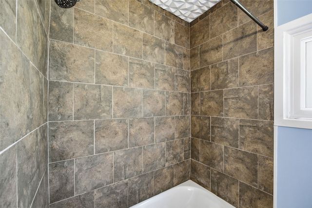 216 17th Street NE, Cedar Rapids, IA 52402