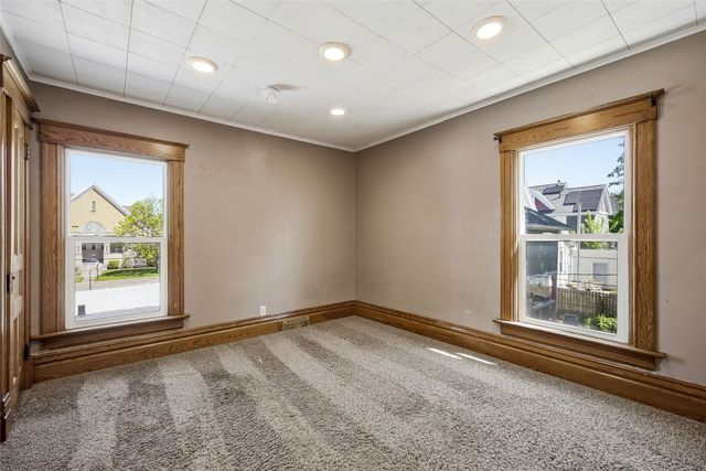 216 17th Street NE, Cedar Rapids, IA 52402