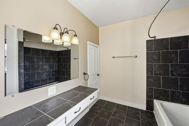 216 17th Street NE, Cedar Rapids, IA 52402