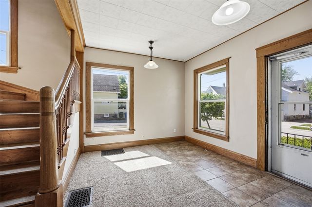 216 17th Street NE, Cedar Rapids, IA 52402