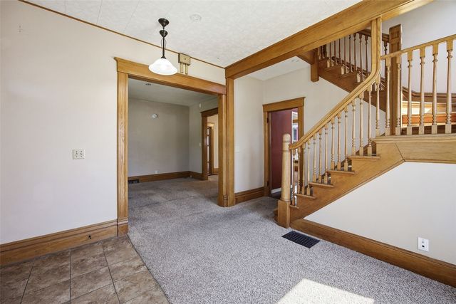 216 17th Street NE, Cedar Rapids, IA 52402