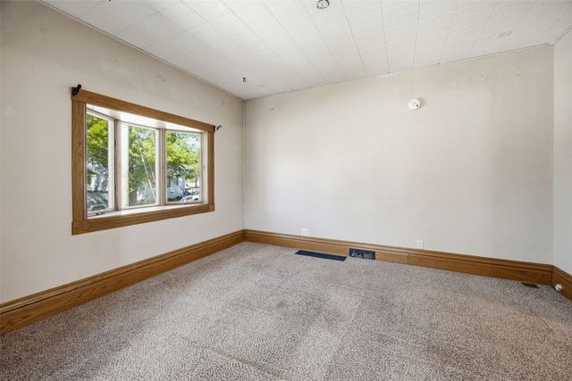 216 17th Street NE, Cedar Rapids, IA 52402