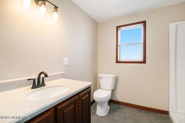 11977 County Road J, Montpelier, OH 43543