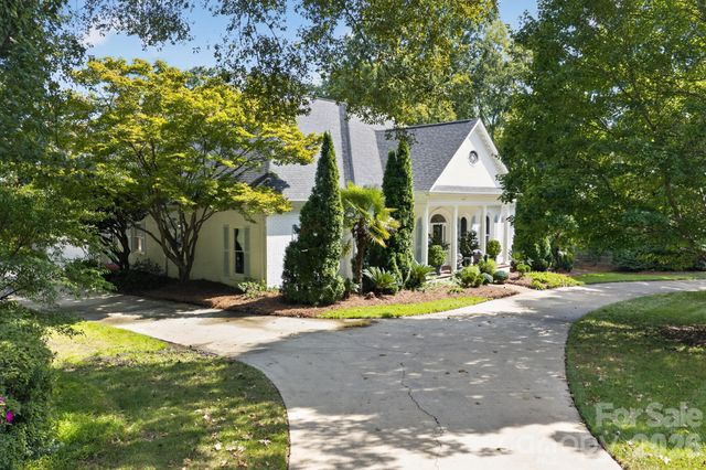 3747 Moorland Drive, Charlotte, NC 28226