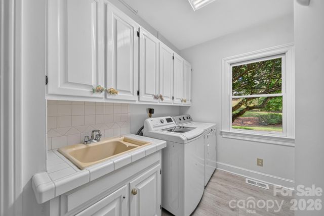 3747 Moorland Drive, Charlotte, NC 28226