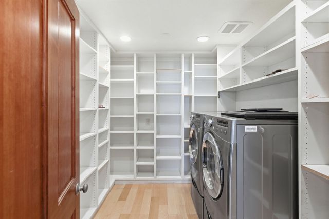 444 Sheraton Drive, Williams, OR 97544