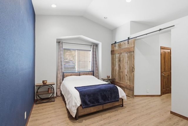 444 Sheraton Drive, Williams, OR 97544