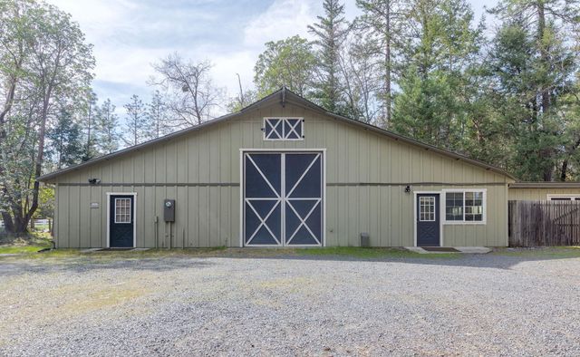 444 Sheraton Drive, Williams, OR 97544