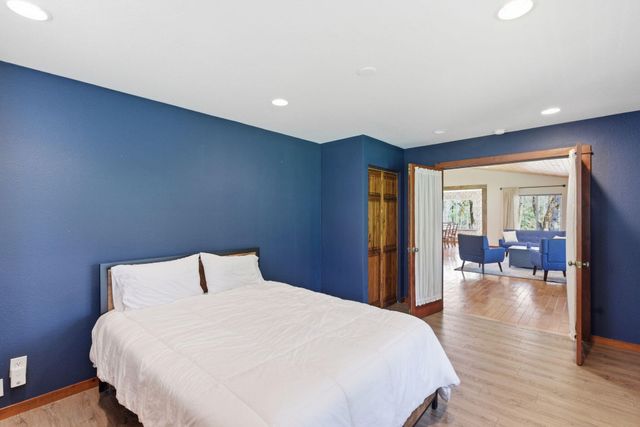 444 Sheraton Drive, Williams, OR 97544