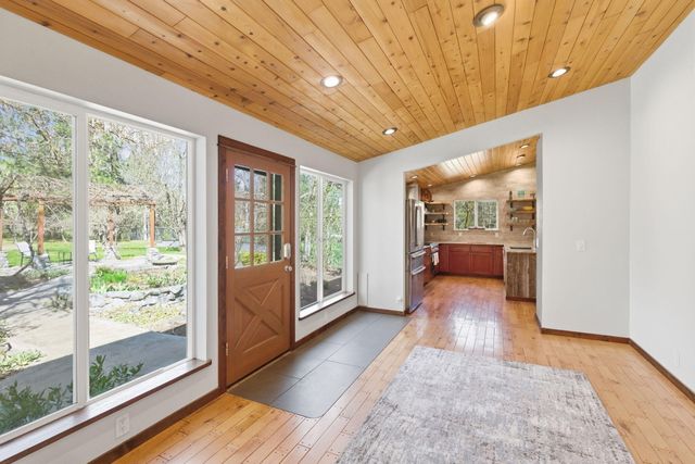 444 Sheraton Drive, Williams, OR 97544