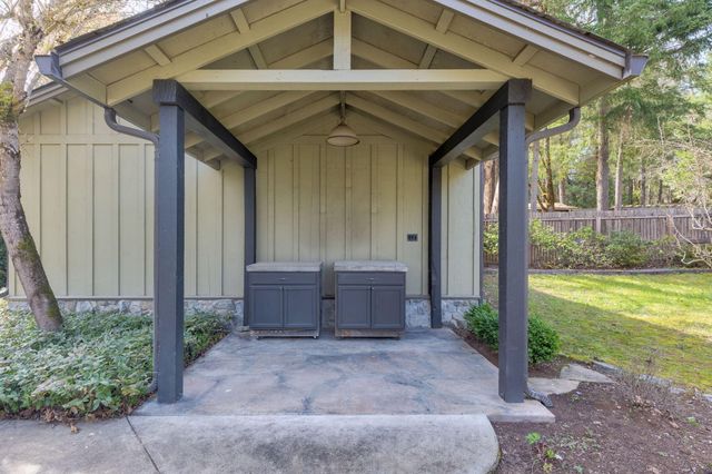 444 Sheraton Drive, Williams, OR 97544