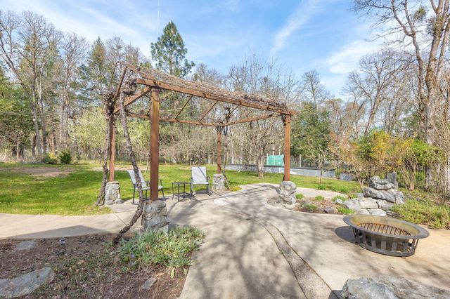 444 Sheraton Drive, Williams, OR 97544