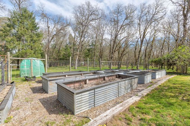 444 Sheraton Drive, Williams, OR 97544