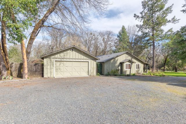 444 Sheraton Drive, Williams, OR 97544