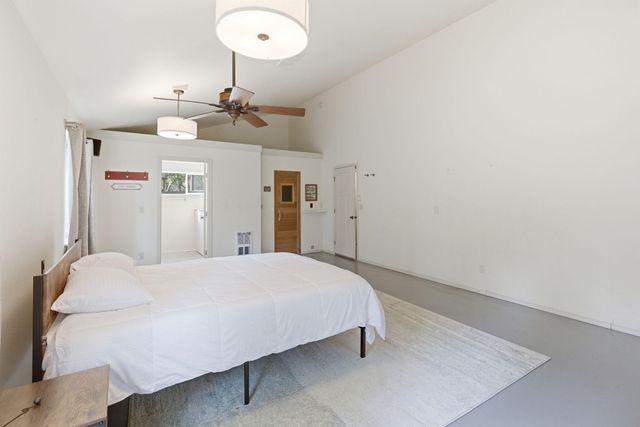 444 Sheraton Drive, Williams, OR 97544