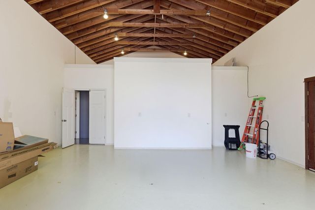 444 Sheraton Drive, Williams, OR 97544