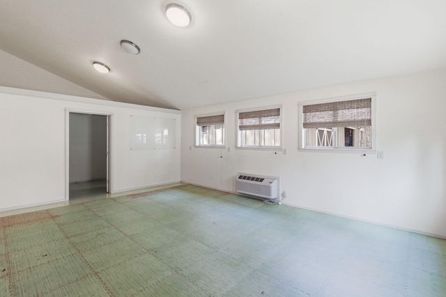 444 Sheraton Drive, Williams, OR 97544