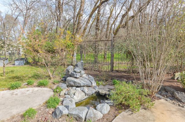 444 Sheraton Drive, Williams, OR 97544