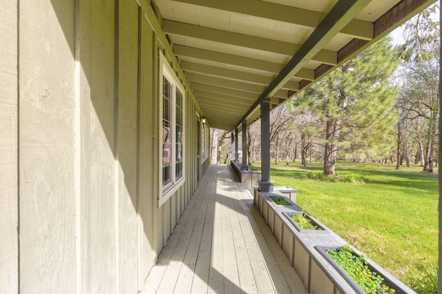 444 Sheraton Drive, Williams, OR 97544