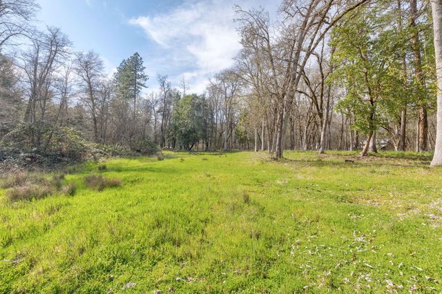 444 Sheraton Drive, Williams, OR 97544