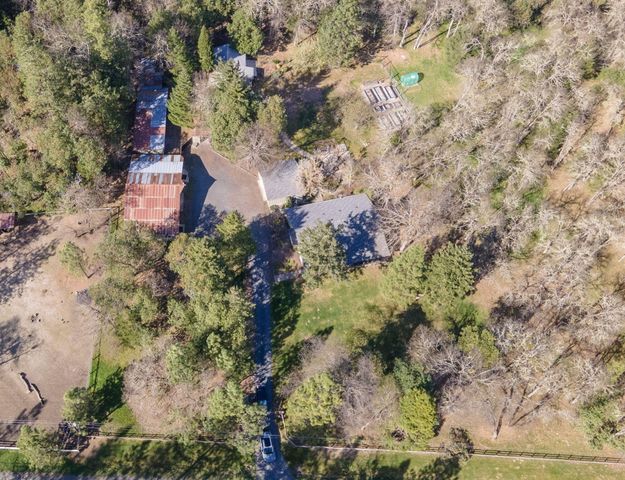 444 Sheraton Drive, Williams, OR 97544