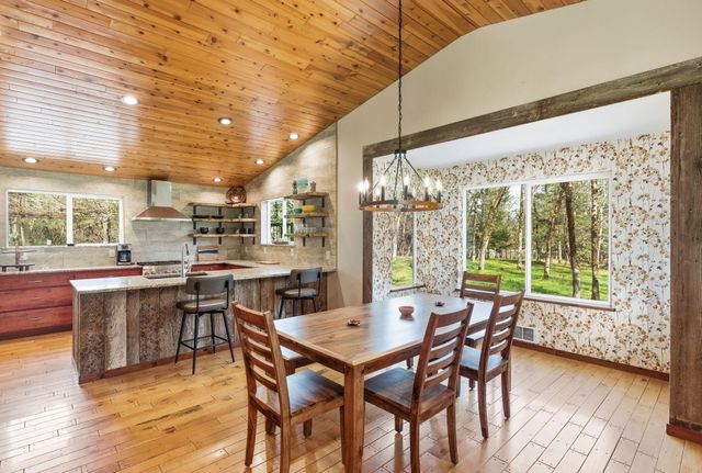 444 Sheraton Drive, Williams, OR 97544