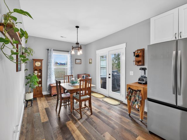 10139 Ashley Ln, Bon Aqua, TN 37025