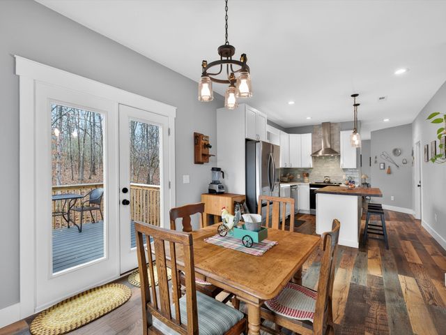 10139 Ashley Ln, Bon Aqua, TN 37025