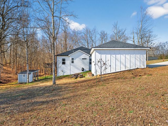 10139 Ashley Ln, Bon Aqua, TN 37025